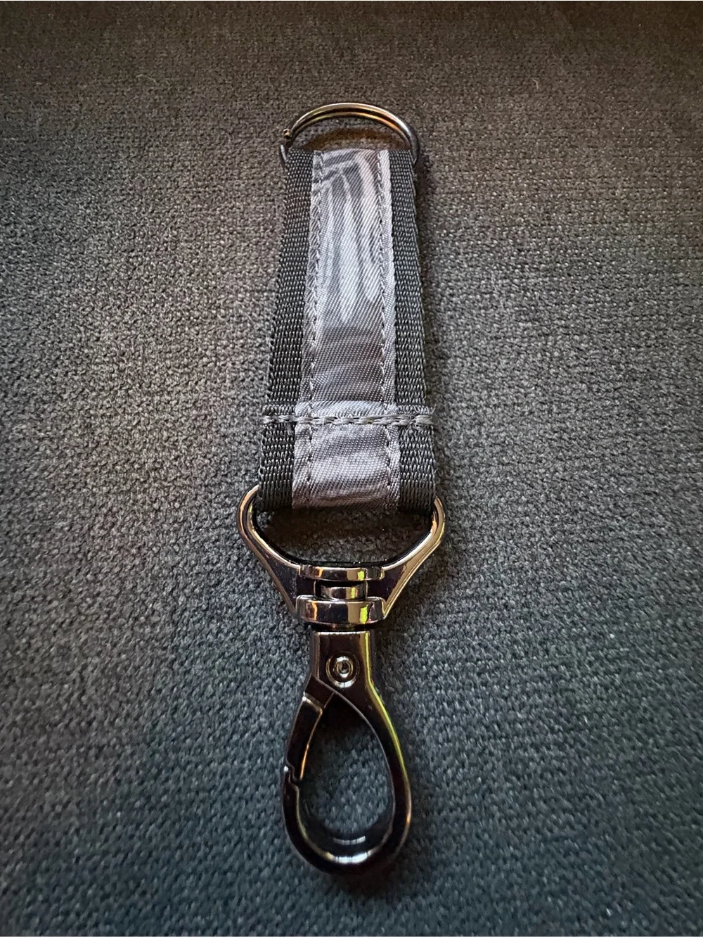 Lug Link Printed Key Chain / Keychain – Tropical Black (Palms Gray Grey)